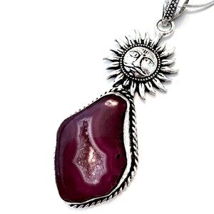 Agate Geode Slice, 925 marked, with silver design on top and on a silver chain